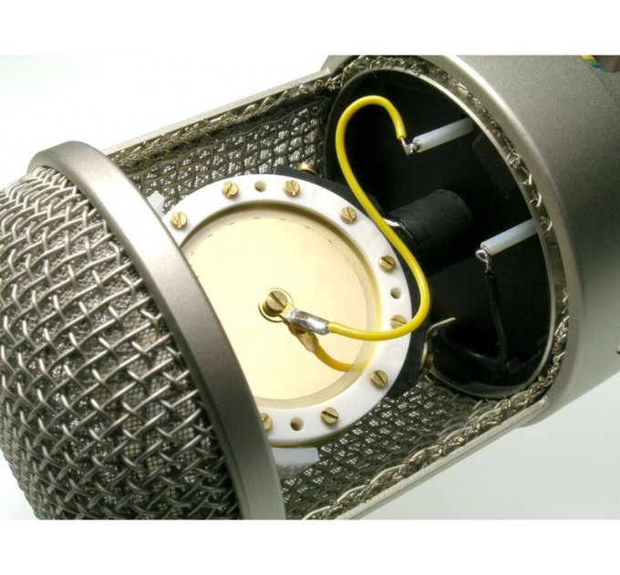 Ламповый кардиоидный конденсаторный микрофон Neumann M 147 TUBE, никелевого цвета